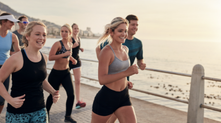 Coureurs ensemble dans un club de running, formant un groupe de soutien